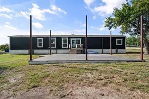 421 S Garitty St, Frost, TX 76641 - Photo 23