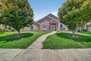 909 Trinity Dr, Lancaster, TX 75146 - Photo 1