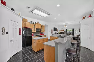 909 Trinity Dr, Lancaster, TX 75146 - Photo 11