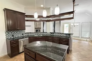 5852 Windy Meadow Ln, Grand Prairie, TX 75052 - Photo 13