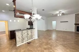 5852 Windy Meadow Ln, Grand Prairie, TX 75052 - Photo 11