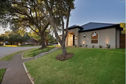 1913 Crockett Circle, Irving, TX 75038 - Photo 3