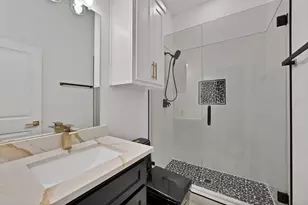1913 Crockett Cir, Irving, TX 75038 - Photo 27