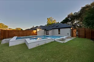 1913 Crockett Cir, Irving, TX 75038 - Photo 31