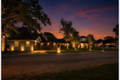 608 Casas Del Norte Court, Granbury, TX 76049 - Photo 1
