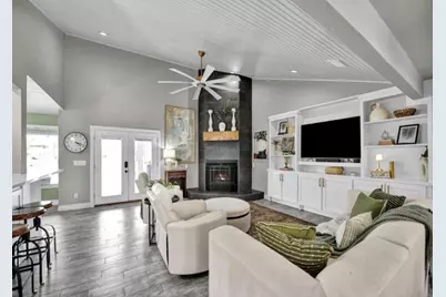 608 Casas Del Norte Court, Granbury, TX 76049 - Photo 5