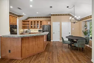 2701 Hidden Lake Dr, Grapevine, TX 76051 - Photo 7