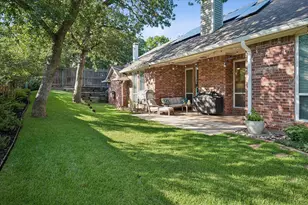 2701 Hidden Lake Dr, Grapevine, TX 76051 - Photo 23