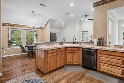 2701 Hidden Lake Drive, Grapevine, TX 76051 - Photo 11