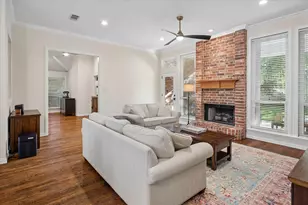 2701 Hidden Lake Dr, Grapevine, TX 76051 - Photo 5