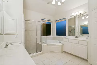1604 McGreg Lane, Carrollton, TX 75010 - Photo 17