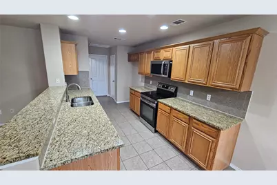 8304 Mossberg Drive, Arlington, TX 76002 - Photo 11