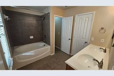 8304 Mossberg Drive, Arlington, TX 76002 - Photo 15