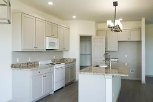 1011 Springview Ln, Mabank, TX 75147 - Photo 9