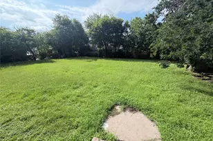 504 Morgan St, Cleburne, TX 76031 - Photo 11
