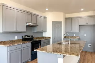 1009 Springview Ln, Mabank, TX 75147 - Photo 3