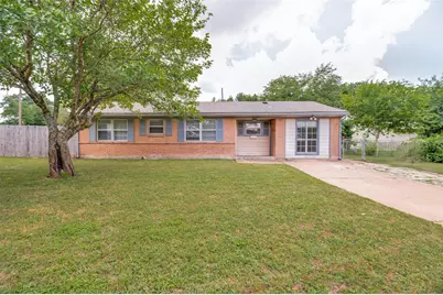 2524 Suffolk Lane, Lancaster, TX 75134 - Photo 3
