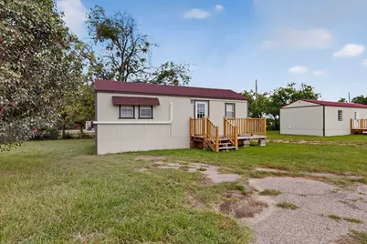 1661 E 2nd Street, Cleburne, TX 76031 - Photo 7