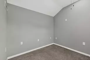1661 E 2nd St, Cleburne, TX 76031 - Photo 23