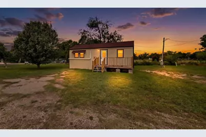 1661 E 2nd Street, Cleburne, TX 76031 - Photo 1