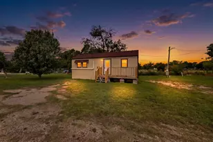 1661 E 2nd St, Cleburne, TX 76031 - Photo 1