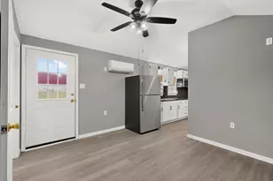 1661 E 2nd St, Cleburne, TX 76031 - Photo 19