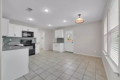 706 Cliffmere Drive, Arlington, TX 76002 - Photo 9