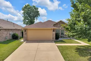 706 Cliffmere Dr, Arlington, TX 76002 - Photo 1