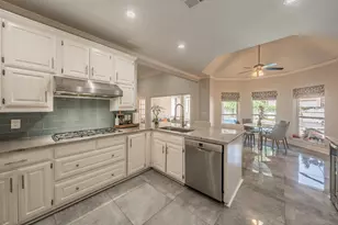 4313 Fannin Dr, Irving, TX 75038 - Photo 9