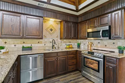 3709 Fieldcrest Lane, Bedford, TX 76021 - Photo 11