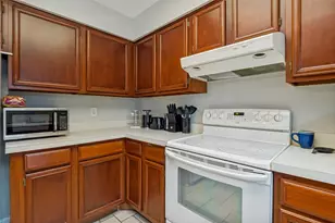 9910 Royal Ln, Dallas, TX 75231 - Photo 15