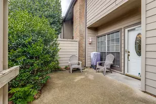 9910 Royal Ln, Dallas, TX 75231 - Photo 25