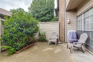 9910 Royal Ln, Dallas, TX 75231 - Photo 23