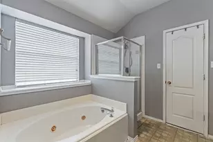 903 Summerbrook Dr, Euless, TX 76040 - Photo 19