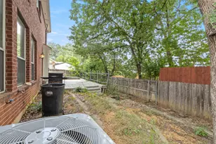903 Summerbrook Dr, Euless, TX 76040 - Photo 27