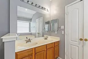 903 Summerbrook Dr, Euless, TX 76040 - Photo 21