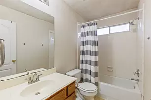 903 Summerbrook Dr, Euless, TX 76040 - Photo 25
