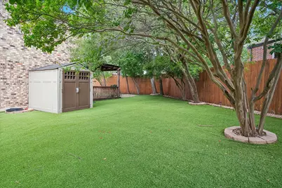 301 Stoneledge Drive, Irving, TX 75063 - Photo 23