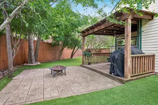 301 Stoneledge Dr, Irving, TX 75063 - Photo 21