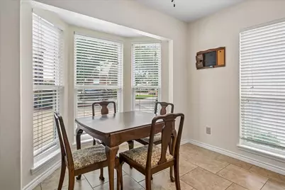 301 Stoneledge Drive, Irving, TX 75063 - Photo 9