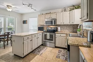301 Stoneledge Dr, Irving, TX 75063 - Photo 11