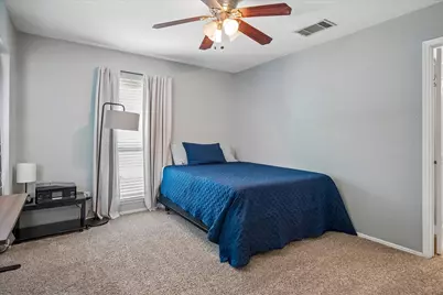 301 Stoneledge Drive, Irving, TX 75063 - Photo 19