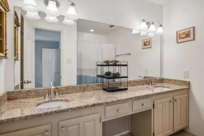 301 Stoneledge Drive, Irving, TX 75063 - Photo 19