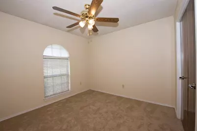 8704 Irongate Drive, North Richland Hills, TX 76182 - Photo 17