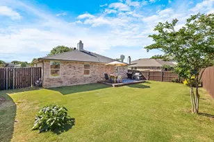 2633 Harbor Lights Dr, Little Elm, TX 75068 - Photo 11