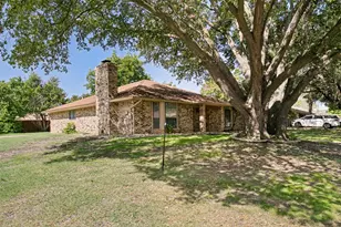 4801 Applewood Rd, Fort Worth, TX 76133 - Photo 1