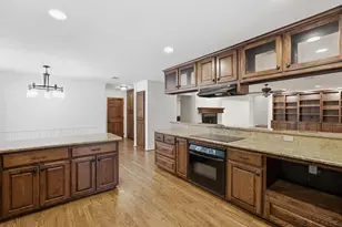 4400 Summercrest Ct, Fort Worth, TX 76109 - Photo 11