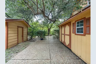 4400 Summercrest Court, Fort Worth, TX 76109 - Photo 37