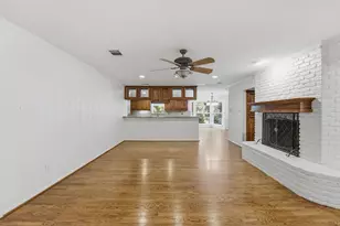 4400 Summercrest Ct, Fort Worth, TX 76109 - Photo 9