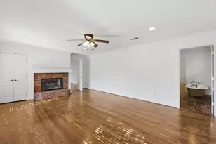 4400 Summercrest Ct, Fort Worth, TX 76109 - Photo 17